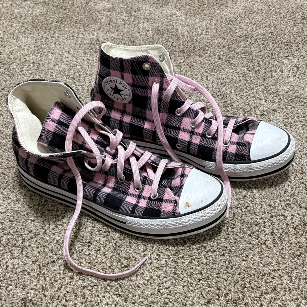 Pink and black plaid high top converse